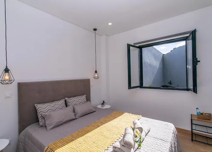 Carvao Pdl Penzion Ponta Delgada